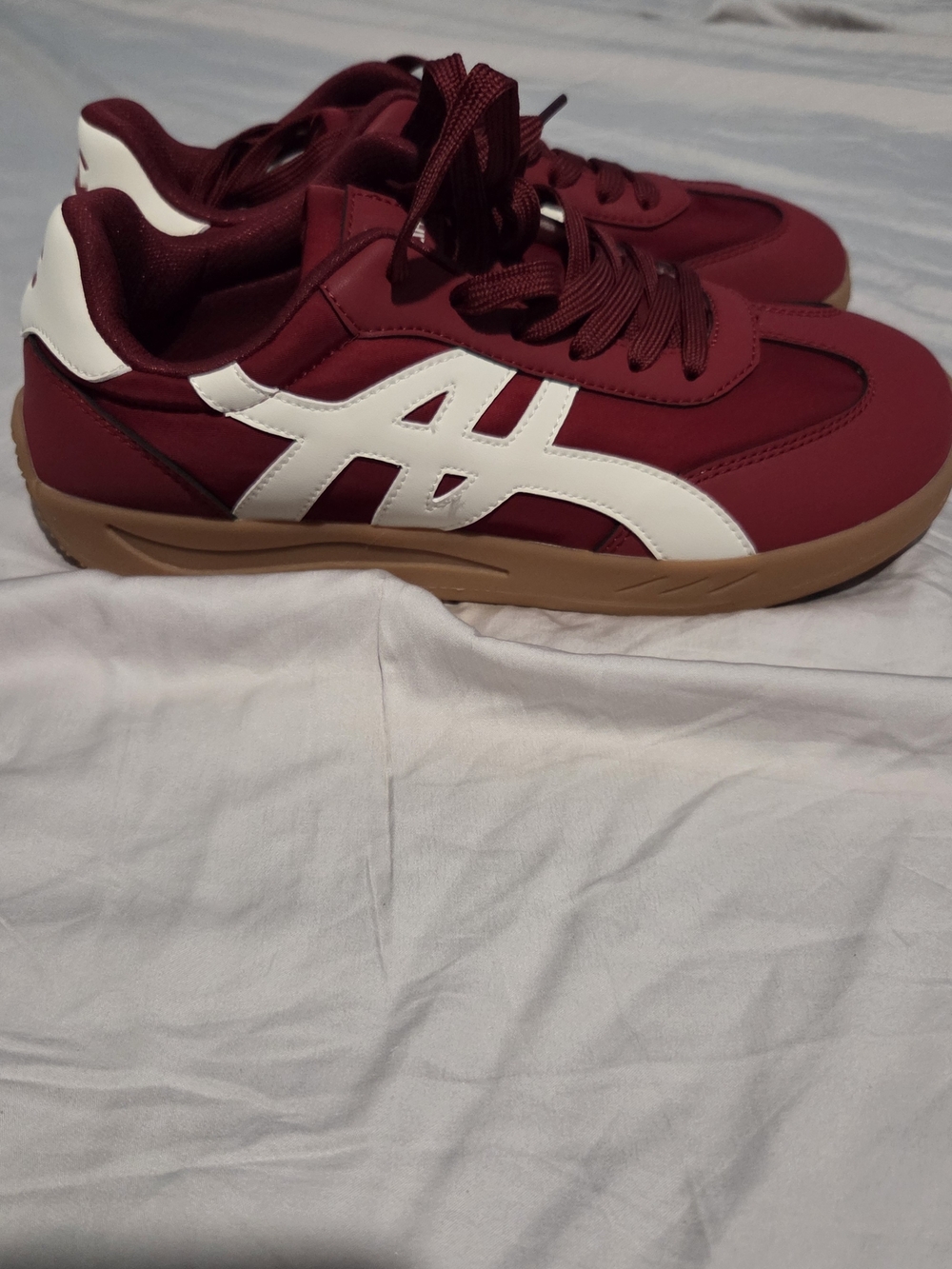Hobibear Men's Maroon Low-Top Sneakers